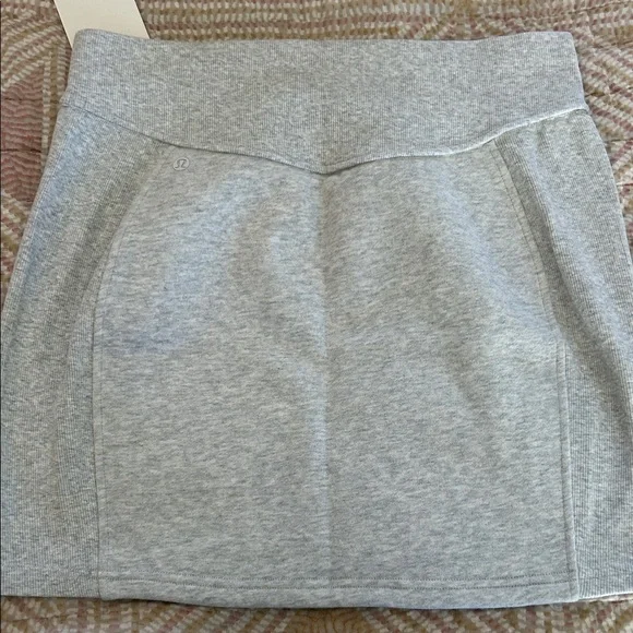 Lululemon Athletica Light Gray Mini Skirt - Picture 4 of 7